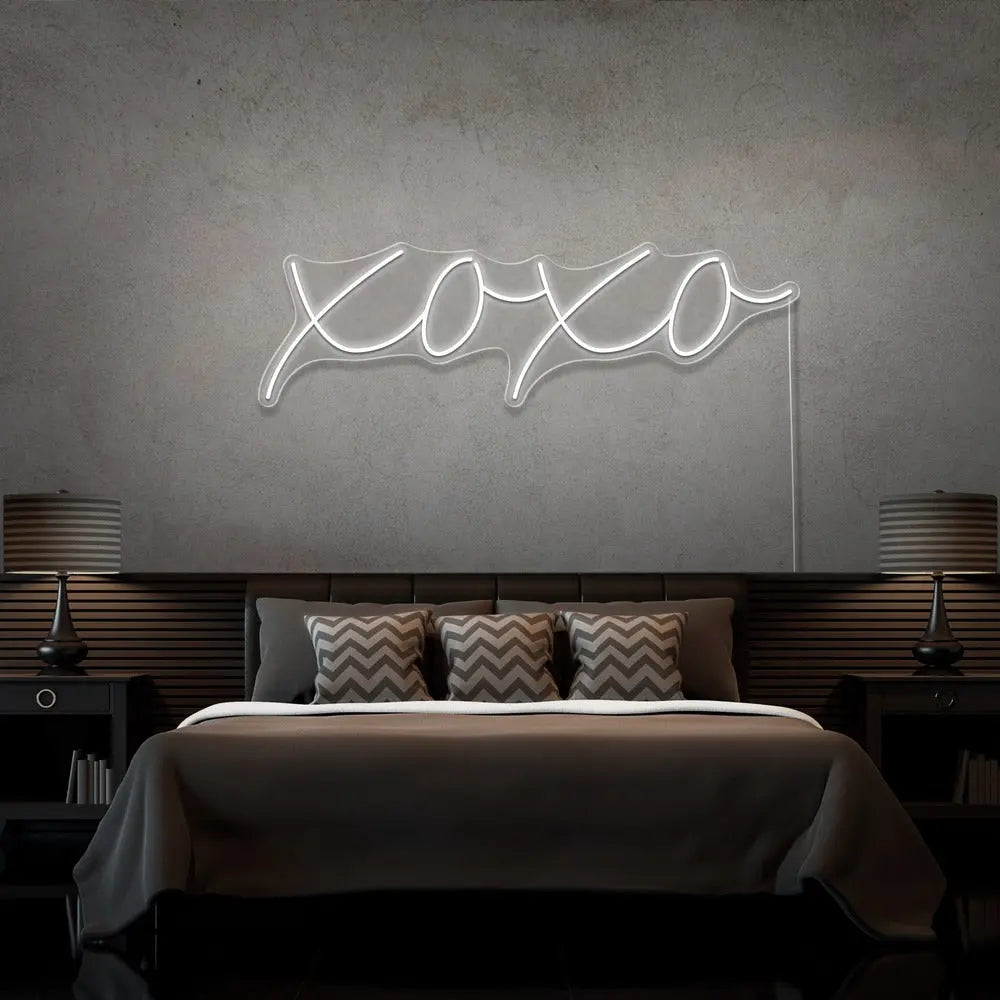 XOXO Neon Sign 𝕹𝖊𝖔𝖓 𝐏𝐚𝐫𝐚𝐝𝐲𝐬𝐞 