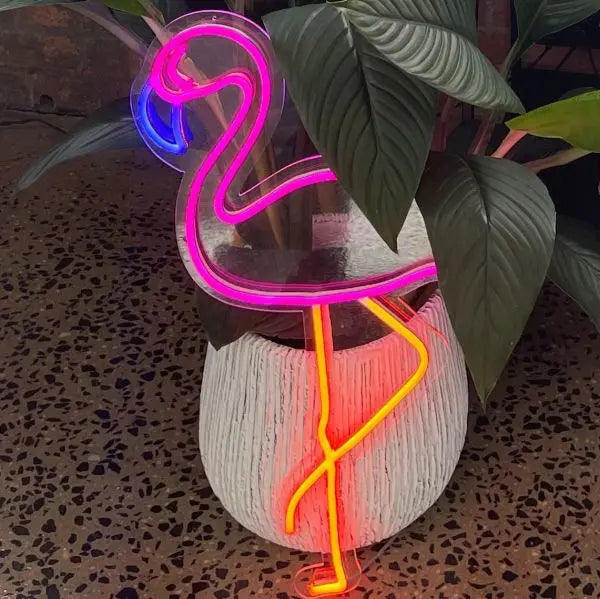 The Flamingo Neon Light 𝕹𝖊𝖔𝖓 𝐏𝐚𝐫𝐚𝐝𝐲𝐬𝐞 